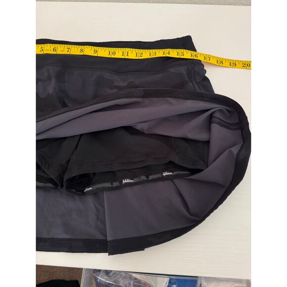 Lululemon Women’s Pace Rival Black Camo Skort Mid Rise Size 8 Athletic skirt - Picture 6 of 8